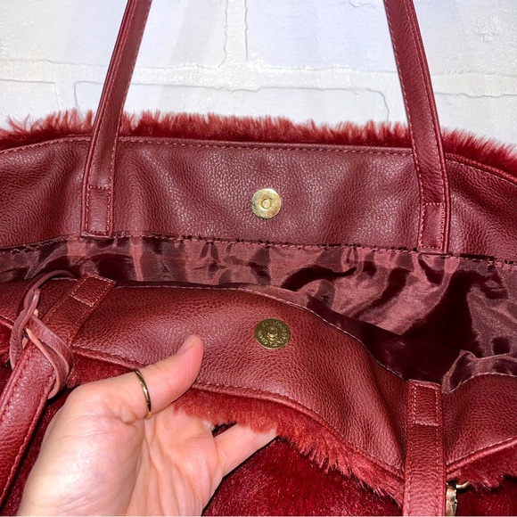 Burgundy Faux Sherpa Shoulder Bag with Wristlet and Cute Faux Sherpa Keychain - Picture 7 of 12